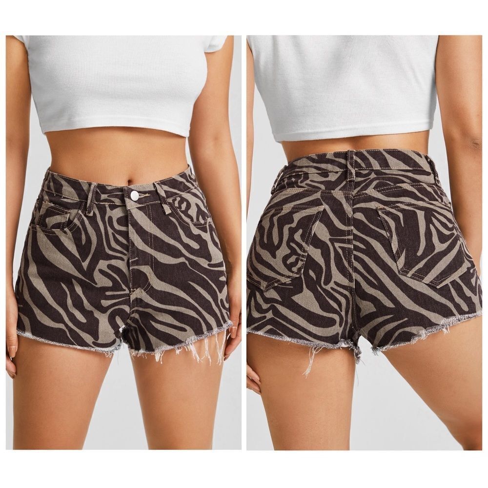 SHEIN High Waist Raw Hem Tiger Striped Short Shorts Brown Cream Size Small - Picture 1 of 8